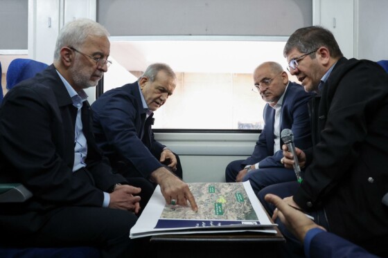 بازدید پزشکیان از خطوط راه آهن حومه ای استان تهران