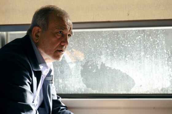 بازدید پزشکیان از خطوط راه آهن حومه ای استان تهران