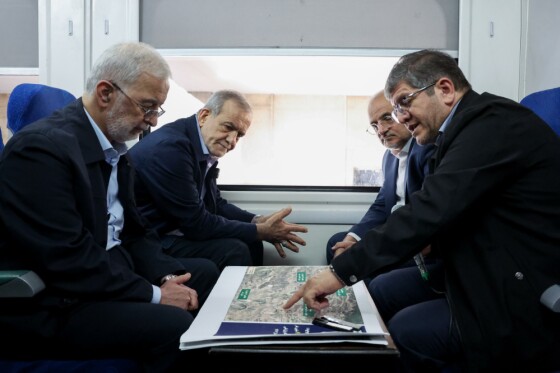 بازدید پزشکیان از خطوط راه آهن حومه ای استان تهران