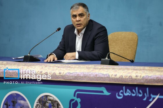 امضای قرارداد «جمعآوری گازهای مشعل میدانهای نفتی» با حضور رئیسجمهور