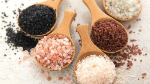نمک‌های رنگی بدون مجوز وزارت بهداشت در دسترس مردم است