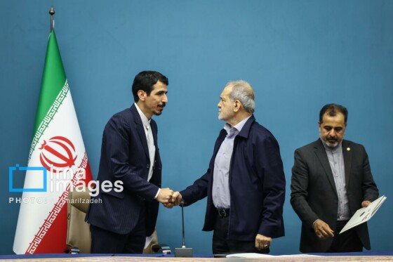 امضای قرارداد «جمع‌آوری گازهای مشعل میدان‌های نفتی» با حضور رئیس‌جمهور