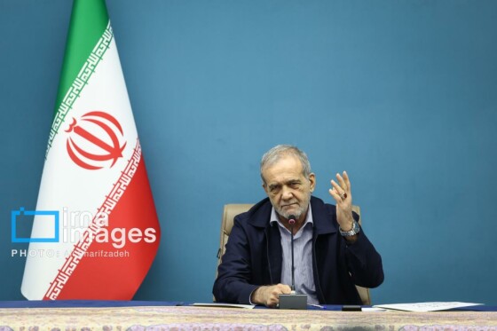 امضای قرارداد «جمعآوری گازهای مشعل میدانهای نفتی» با حضور رئیسجمهور