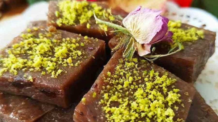 هرسینی‌ها، خواستار ثبت ملی «حلوای گردکان» شدند