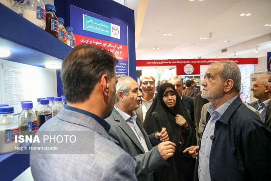 بازدید مسعود پزشکیان، رئیس جمهور از نمایشگاه دستاوردهای علمی و فناورانه جهاد دانشگاهی