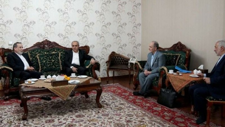 دیدار عراقچی با پدر زندانی ایرانی در ترکیه