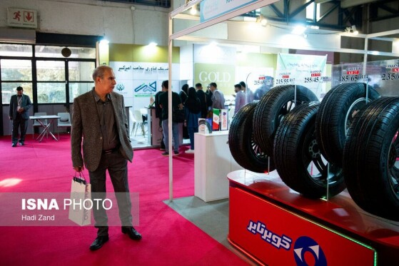 بازدید معاون علمی رییس جمهور از نمایشگاه «فر ایران» و «فناوری نانو»