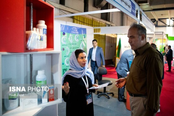 بازدید معاون علمی رییس جمهور از نمایشگاه «فر ایران» و «فناوری نانو»