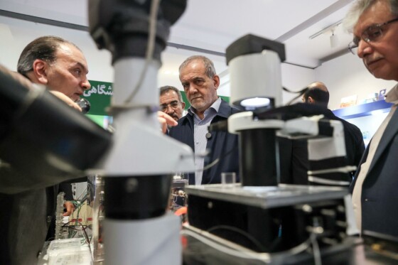 بازدید از نمایشگاه دستاوردهای شاخص علمی و فناورانه جهاددانشگاهی