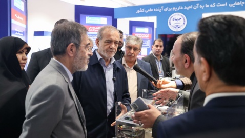 فیلم/ بازدید رئیس جمهور از نمایشگاه دستاوردهای شاخص علمی و فناورانه جهاددانشگاهی