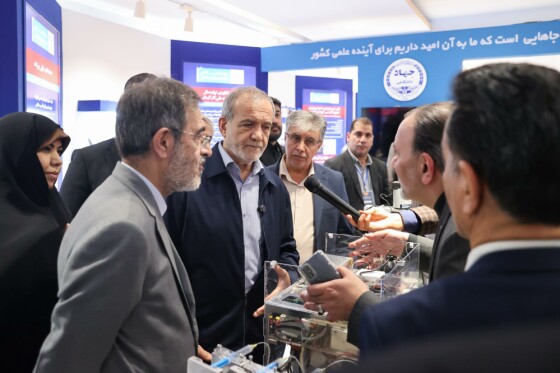 بازدید از نمایشگاه دستاوردهای شاخص علمی و فناورانه جهاددانشگاهی