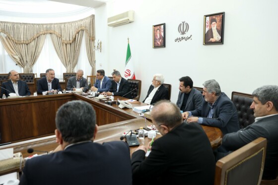 جلسه معاون اول رئیس جمهور با جمعی از صاحب‌نظران امور عشایری کشور