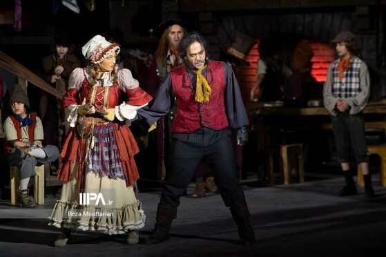 نمایش موزیکال الیور توئیست