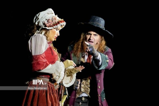 نمایش موزیکال الیور توئیست