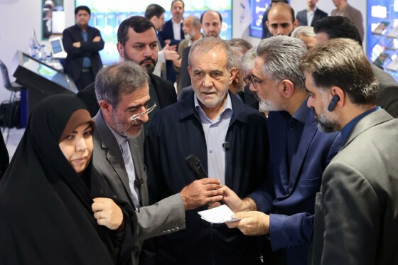 بازدید از نمایشگاه دستاوردهای شاخص علمی و فناورانه جهاددانشگاهی