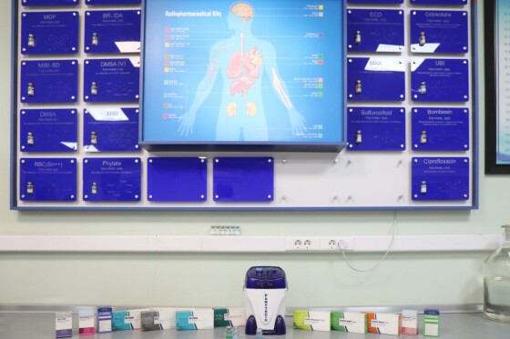 حضور دکتر مسعود پزشکیان در سازمان انرژی اتمی