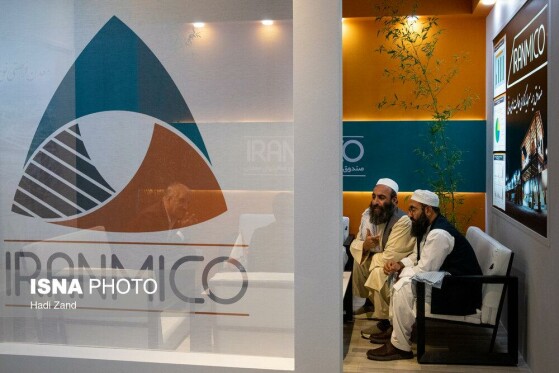 بازدید معاون علمی رییس جمهور از نمایشگاه «فر ایران» و «فناوری نانو»