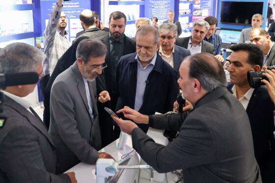 بازدید از نمایشگاه دستاوردهای شاخص علمی و فناورانه جهاددانشگاهی