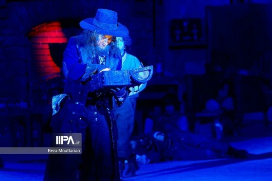 نمایش موزیکال الیور توئیست