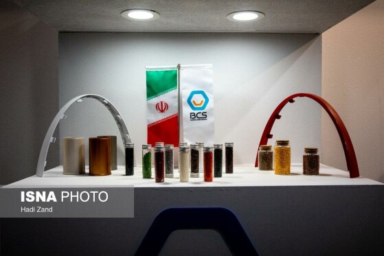 بازدید معاون علمی رییس جمهور از نمایشگاه «فر ایران» و «فناوری نانو»