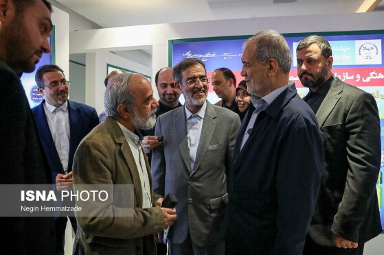 بازدید مسعود پزشکیان، رئیس جمهور از نمایشگاه دستاوردهای علمی و فناورانه جهاد دانشگاهی