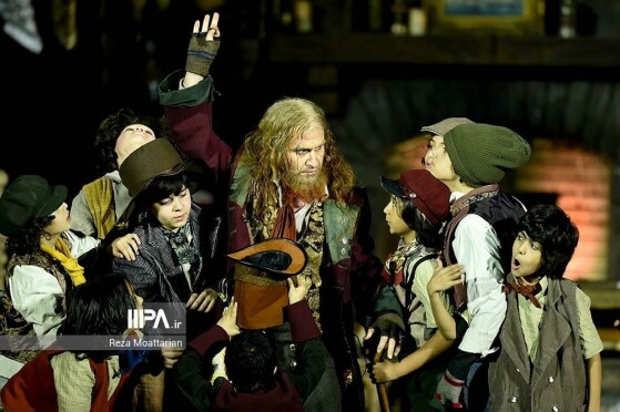 نمایش موزیکال الیور توئیست