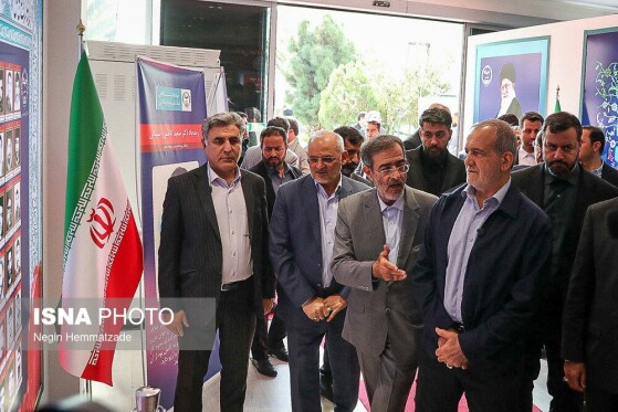 بازدید مسعود پزشکیان، رئیس جمهور از نمایشگاه دستاوردهای علمی و فناورانه جهاد دانشگاهی