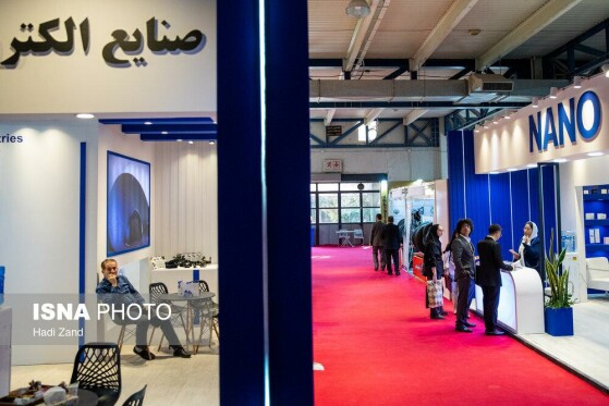 بازدید معاون علمی رییس جمهور از نمایشگاه «فر ایران» و «فناوری نانو»