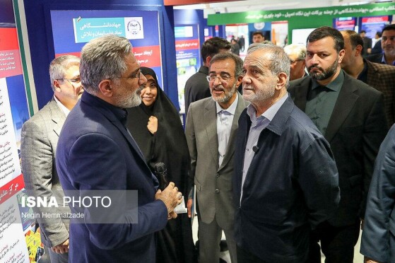 بازدید مسعود پزشکیان، رئیس جمهور از نمایشگاه دستاوردهای علمی و فناورانه جهاد دانشگاهی