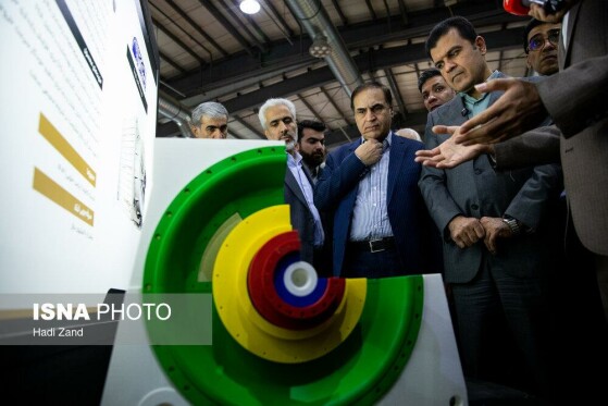 بازدید معاون علمی رییس جمهور از نمایشگاه «فر ایران» و «فناوری نانو»