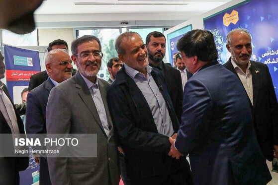 بازدید مسعود پزشکیان، رئیس جمهور از نمایشگاه دستاوردهای علمی و فناورانه جهاد دانشگاهی