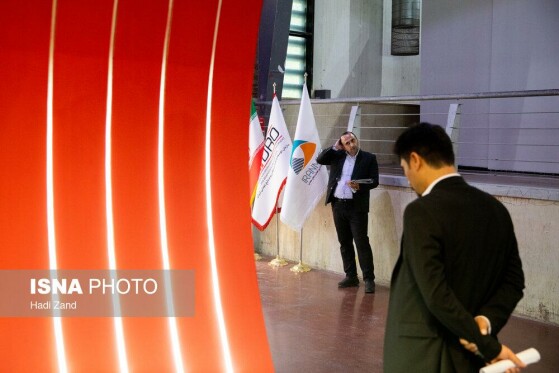 بازدید معاون علمی رییس جمهور از نمایشگاه «فر ایران» و «فناوری نانو»