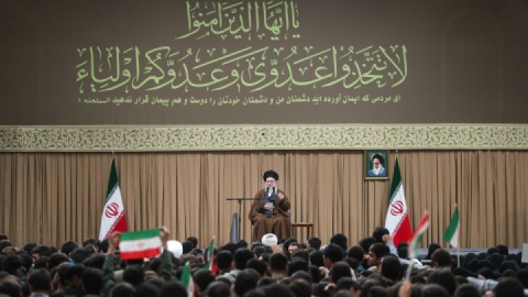 رهبر انقلاب: سفارت آمریکا اتاق توطئه علیه انقلاب بود