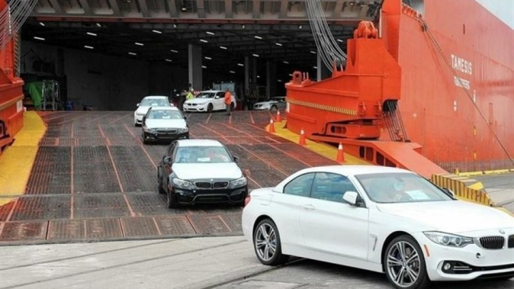 پایان محدودیت واردات خودرو با حجم بالا به مناطق آزاد