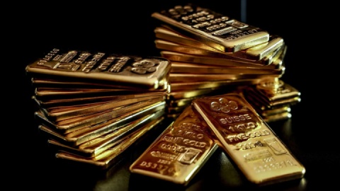 طلا جهانی عقبنشینی کرد