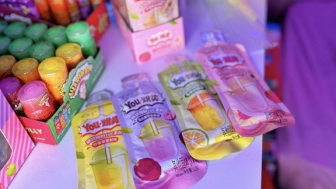 باز شدن پای نوشیدنی‌های دودزا به مدارس