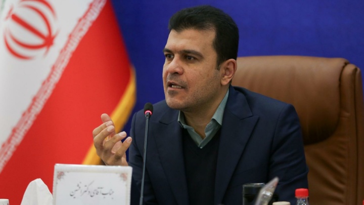 آینده از آنِ مردان و زنانی است که از «ذره» آغاز کردند و به «جهان» رسیدند