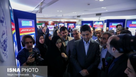 گزارش تصویری/ بازدید وزیر ارتباطات از نمایشگاه دستاوردهای علمی و فناورانه جهاد دانشگاهی