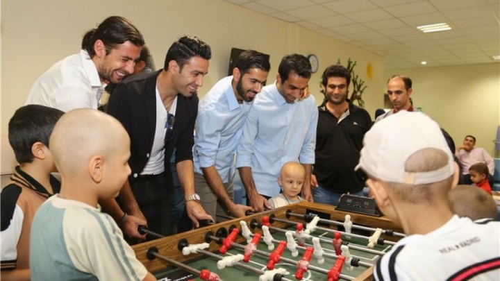 حاشیه پررنگ‌تر از متن است