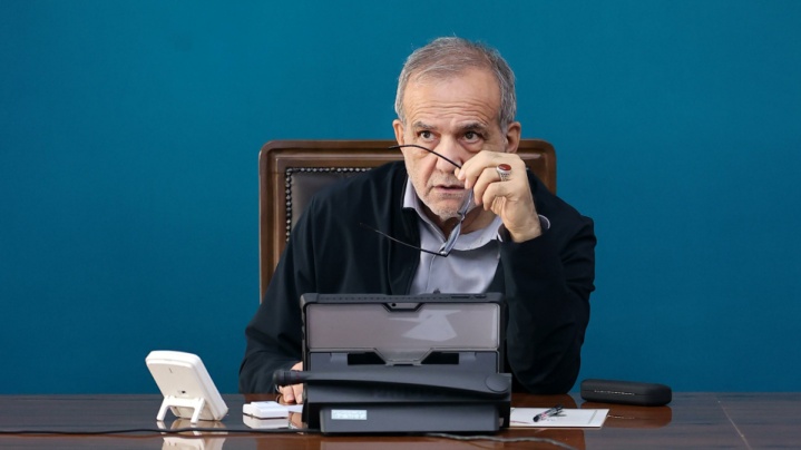 تقلای مافیا بیهوده‌ست؛ پزشکیان بیدار است