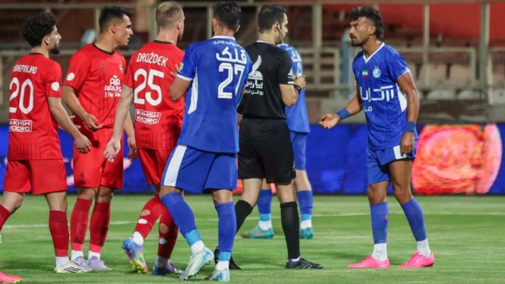 رفتار هواداران هزینه ساز شد؛ استقلال و تراکتور جریمه شدند