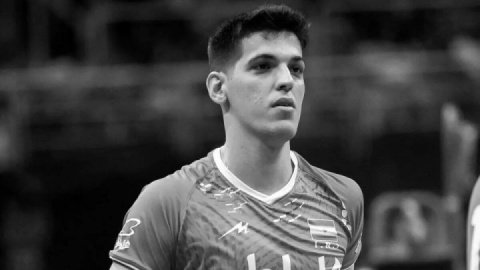 فیلم / مراسم ترحیم صابر کاظمی والیبالیست تیم ملی در روستای قانقرمه آق‌قلا گلستان