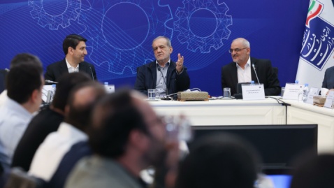 پزشکیان: ساختار آموزش کشور را متحول میکنیم تا پایههای اقتصاد دانشبنیان تقویت شود