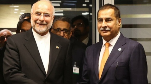 فیلم/ حضور قالیباف در پارلمان پاکستان با استقبال رئیس مجلس این کشور