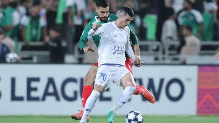 الوحدات ۱ - ۱ استقلال/ ایستادن آبی‌پوشان در محل توقف ممنوع!