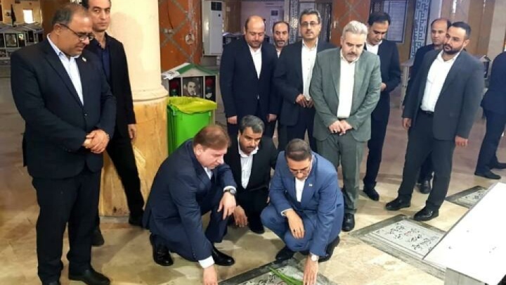 معاون رییس جمهور به شهدای بوشهر ادای احترام کرد