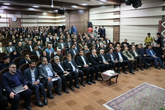 نشست دکتر مسعود پزشکیان با فرهیختگان و فعالان اجتماعی و فرهنگی استان کردستان