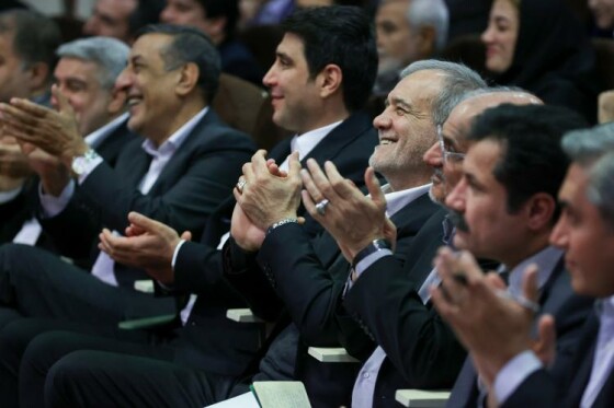 نشست دکتر مسعود پزشکیان با فرهیختگان و فعالان اجتماعی و فرهنگی استان کردستان