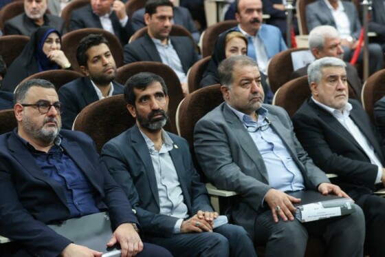 نشست دکتر مسعود پزشکیان با فرهیختگان و فعالان اجتماعی و فرهنگی استان کردستان