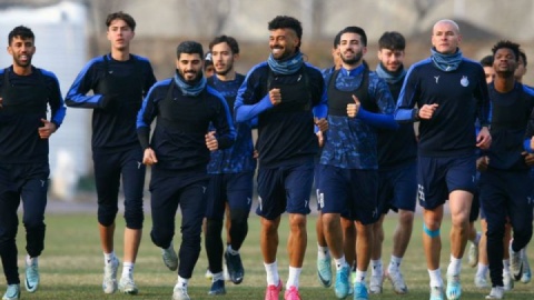 استقلال به استراحت رفت